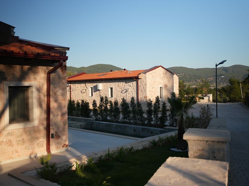 Emin Stone Village 200